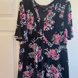 Torrid Size 2 Thick Floral Blouse